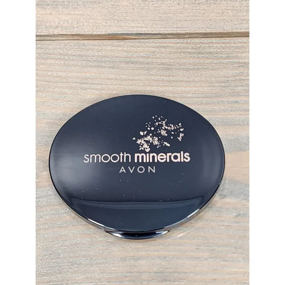 NEW Avon Smooth Minerals Pressed Foundation Light Beige T03 NIB Discontinued